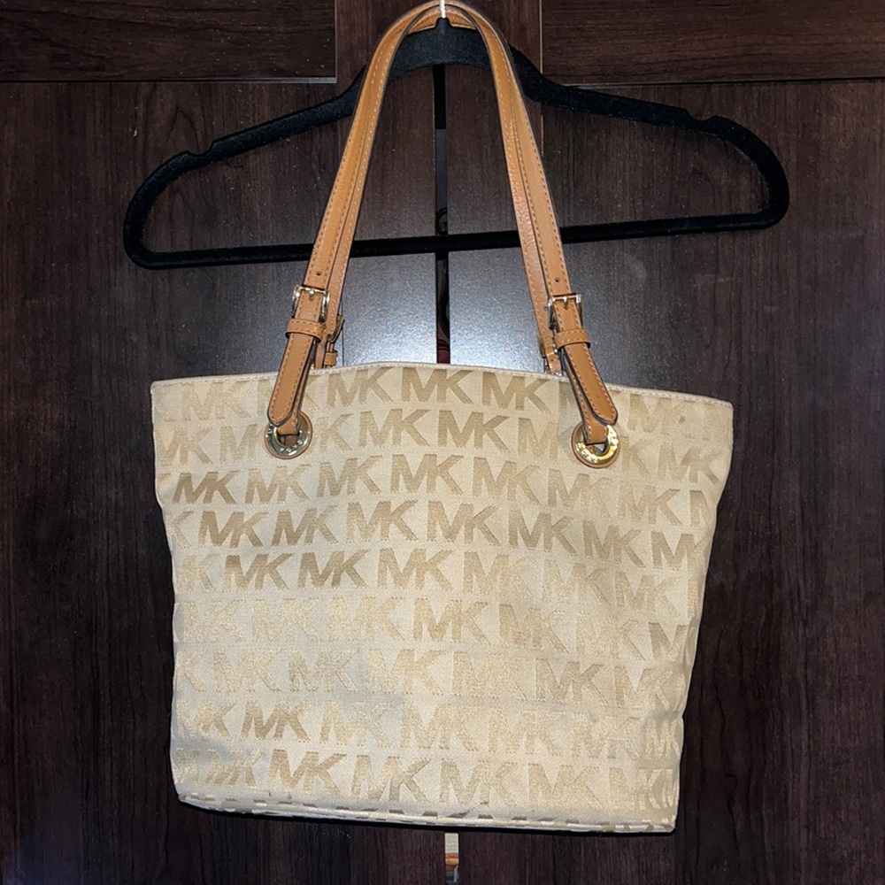 Michael Kors purse